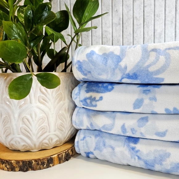 Pottery Barn Other - Pottery Barn Teen LoveShackFancy Blue Floral Bath Towels Set of 4